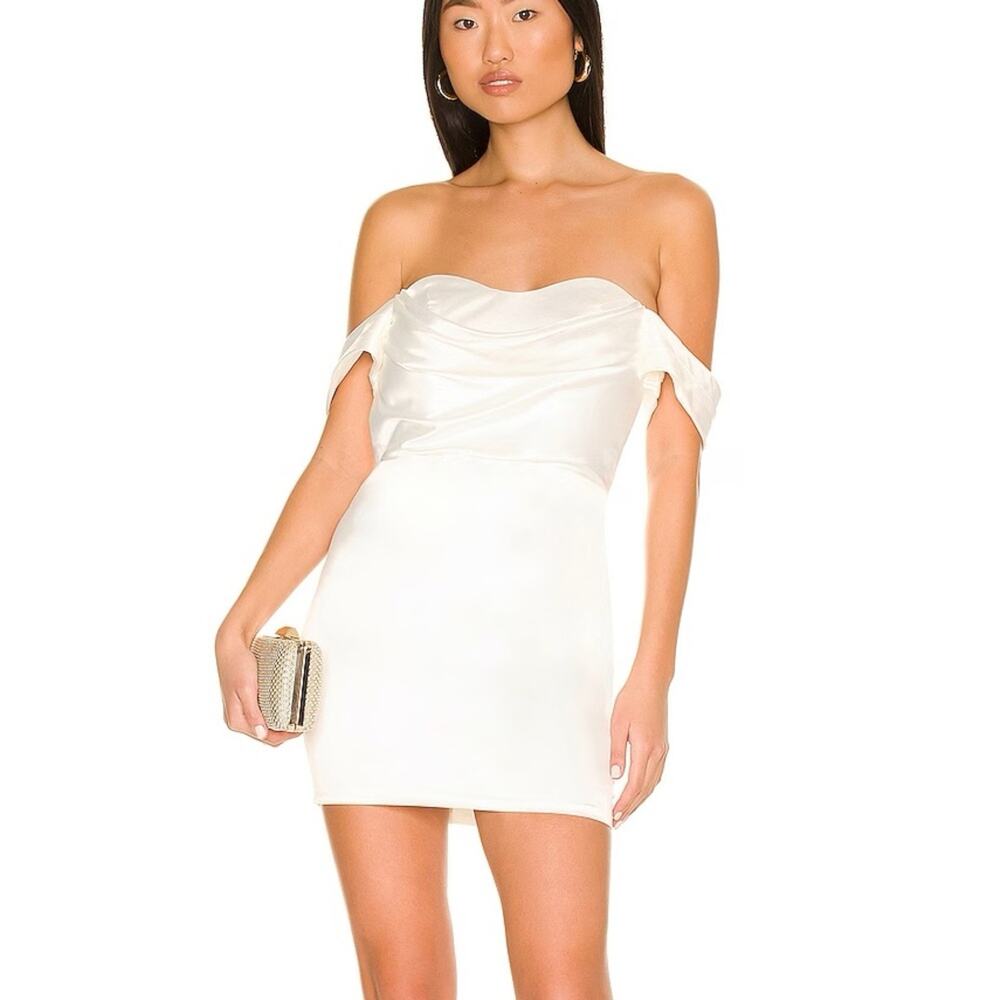 More To Come Bella Off Shoulder Mini dress white - M